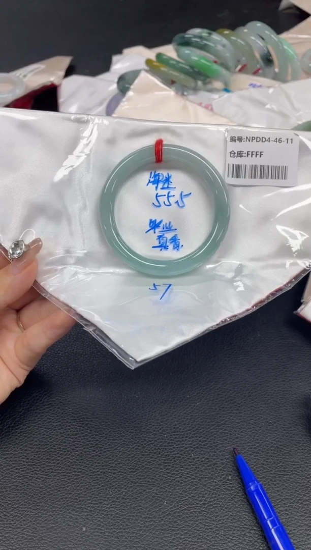 未镶嵌手镯翡翠翡翠手镯