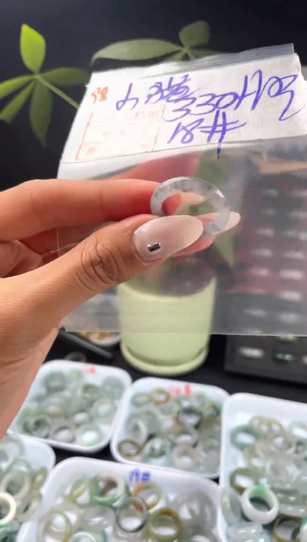 定制翡翠未镶嵌戒圈18*340元毛货需精抛光