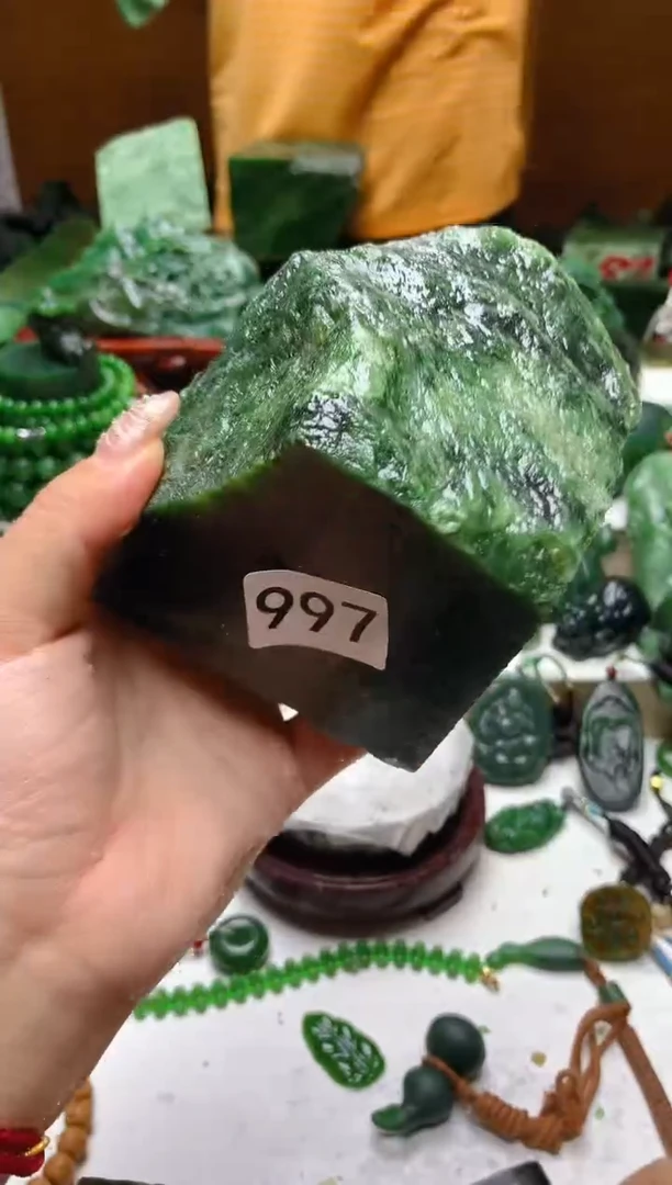 未镶嵌和田玉（碧玉）珠宝半成品1