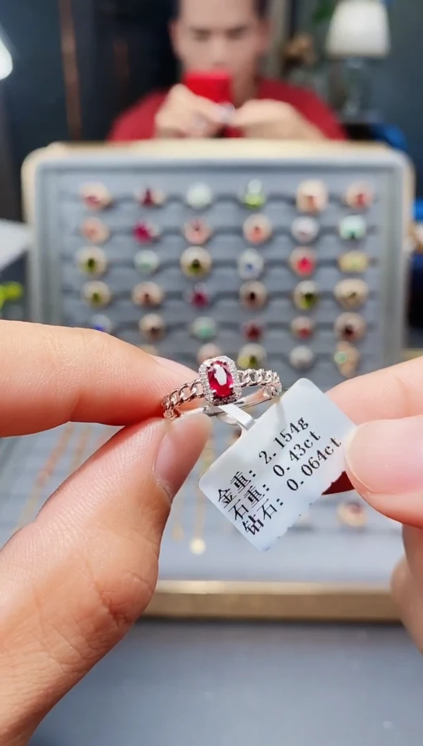 铂Pt950镶嵌戒指红宝石0.43.