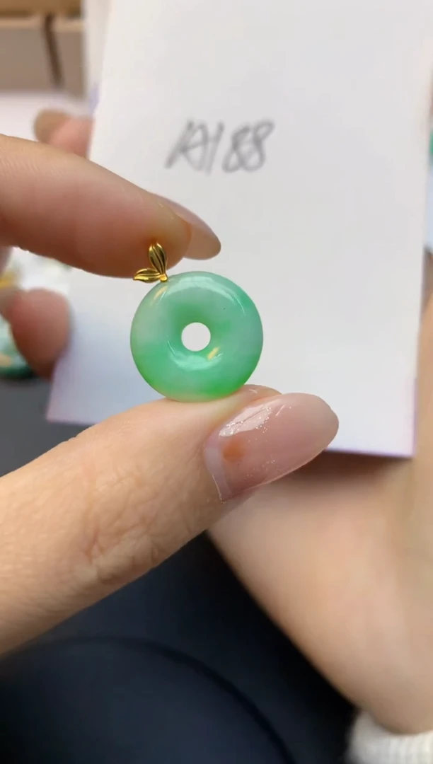 颈饰18K金镶嵌翡翠天然A货缅甸翡翠百元以上9元证书费自理