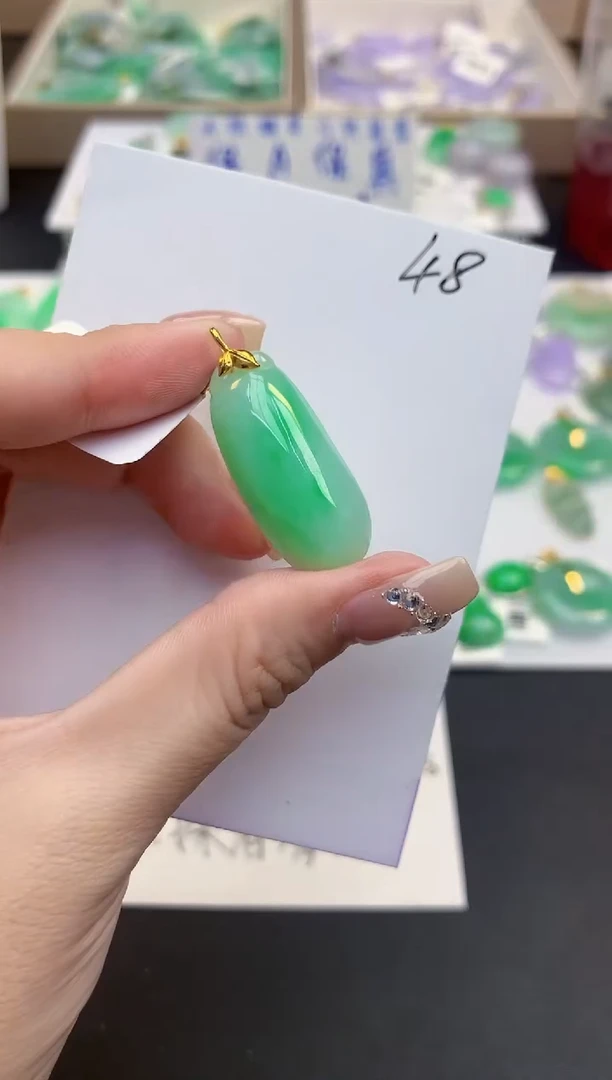 颈饰18K金镶嵌翡翠天然缅甸a货翡翠
