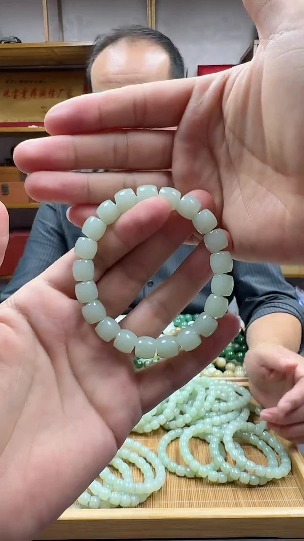 未镶嵌手链和田玉10且末天空蓝