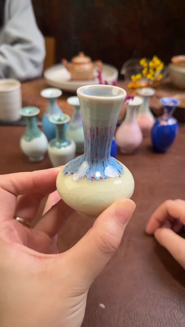 景德镇窑变小花瓶10