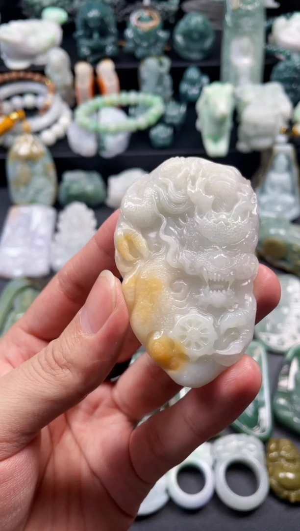 颈饰未镶嵌翡翠11  天然翡翠a货  龙牌