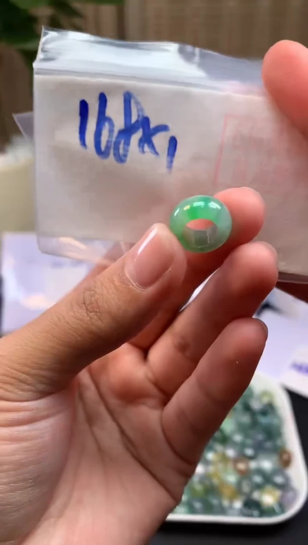 【闪购商品】定制翡翠未镶嵌甜甜圈#168元随机拍一发一毛货需抛光