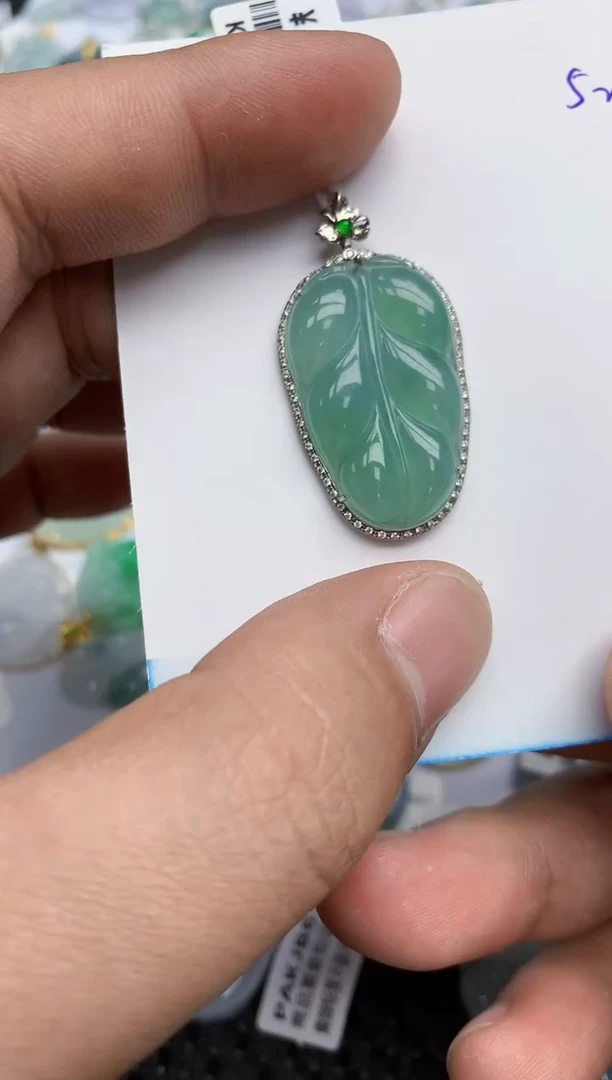 【闪购商品】翡翠颈饰18K金镶嵌天然翡翠A货