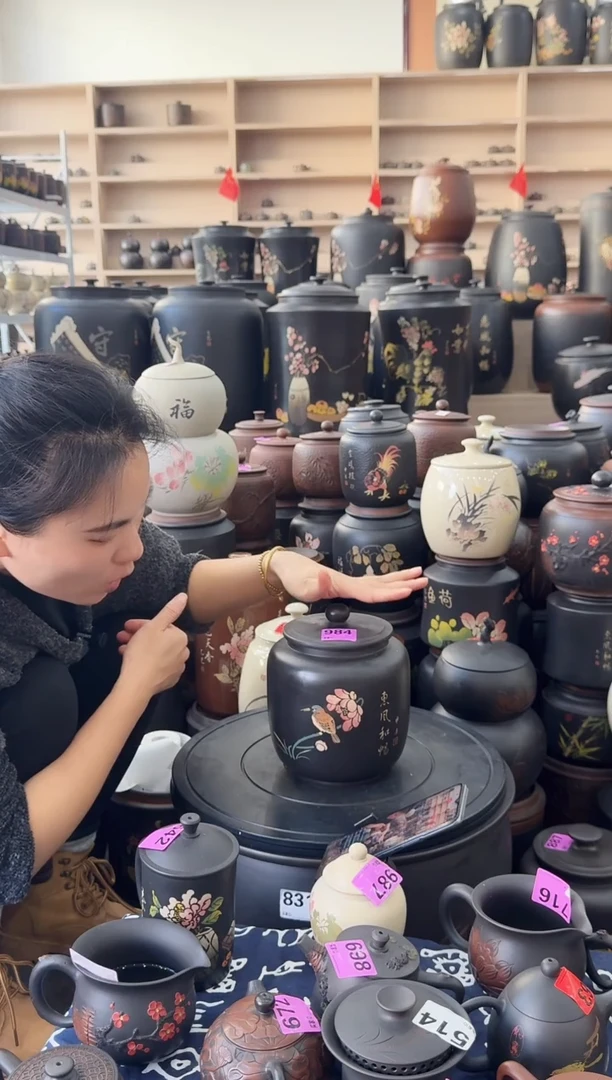 罐瑕疵茶叶罐   冬瓜彩填  984