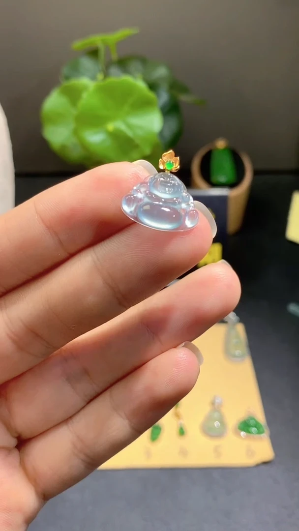 颈饰18K金镶嵌翡翠翡翠A货