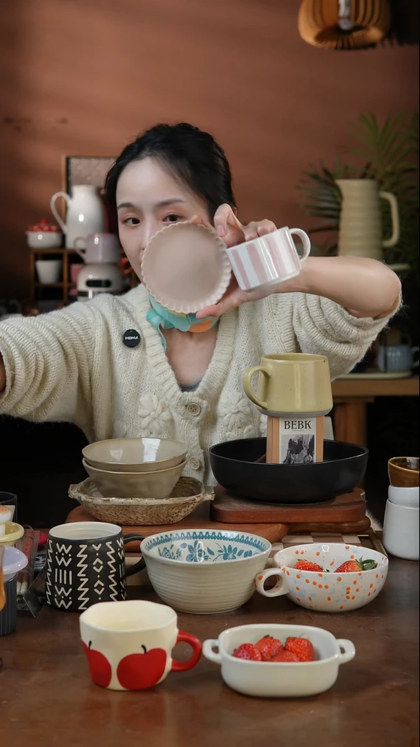 瓷片粉色小杯+小碟 微瑕 凑满20发货