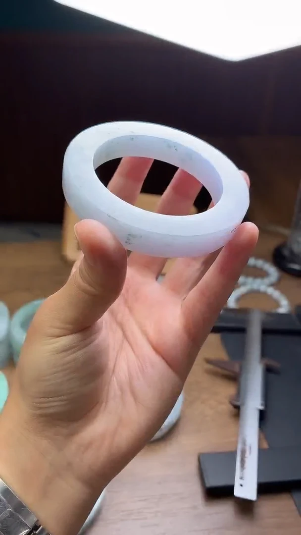 未镶嵌手镯定制翡翠J***a定制