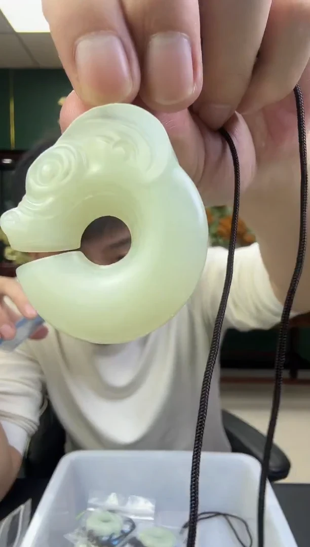 未镶嵌岫玉颈饰岫玉玉猪笼吊坠
