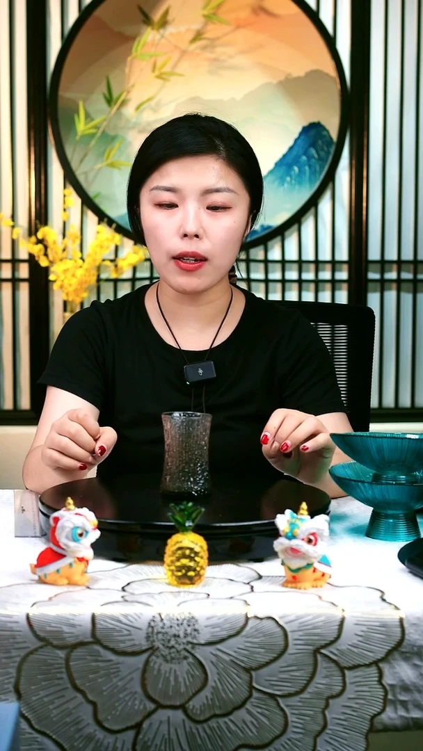 水晶玻璃无手柄款烟灰色带把水杯