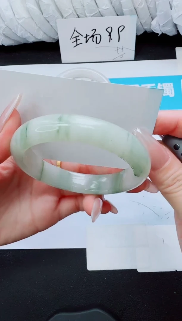 石英质玉手镯未镶嵌40/58.6