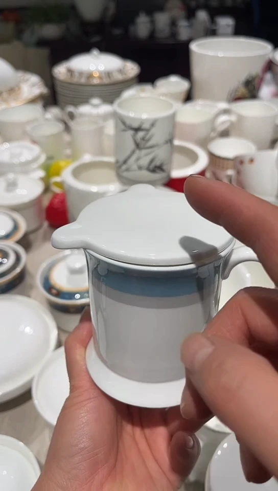 瓷杯子2个隆达骨瓷送盖子