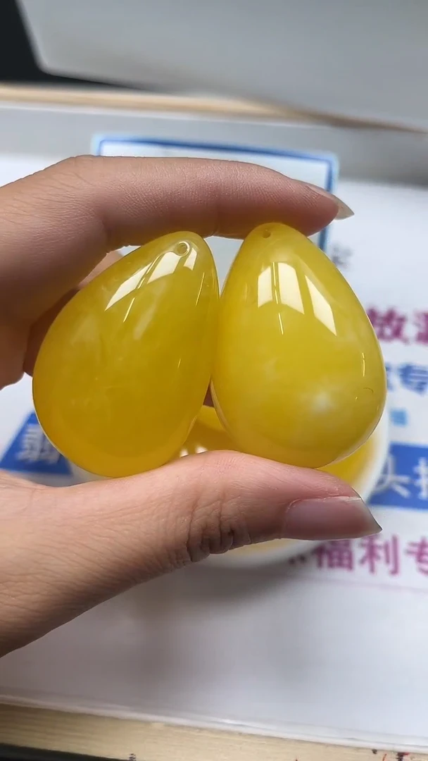 裸石蜜蜡未镶嵌M423 白花蜜 大水滴1个15元