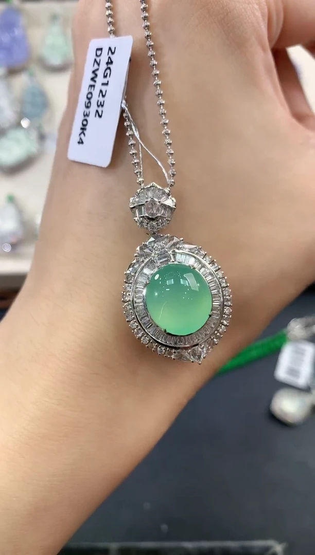 翡翠18K金镶嵌吊坠(不含链)C114