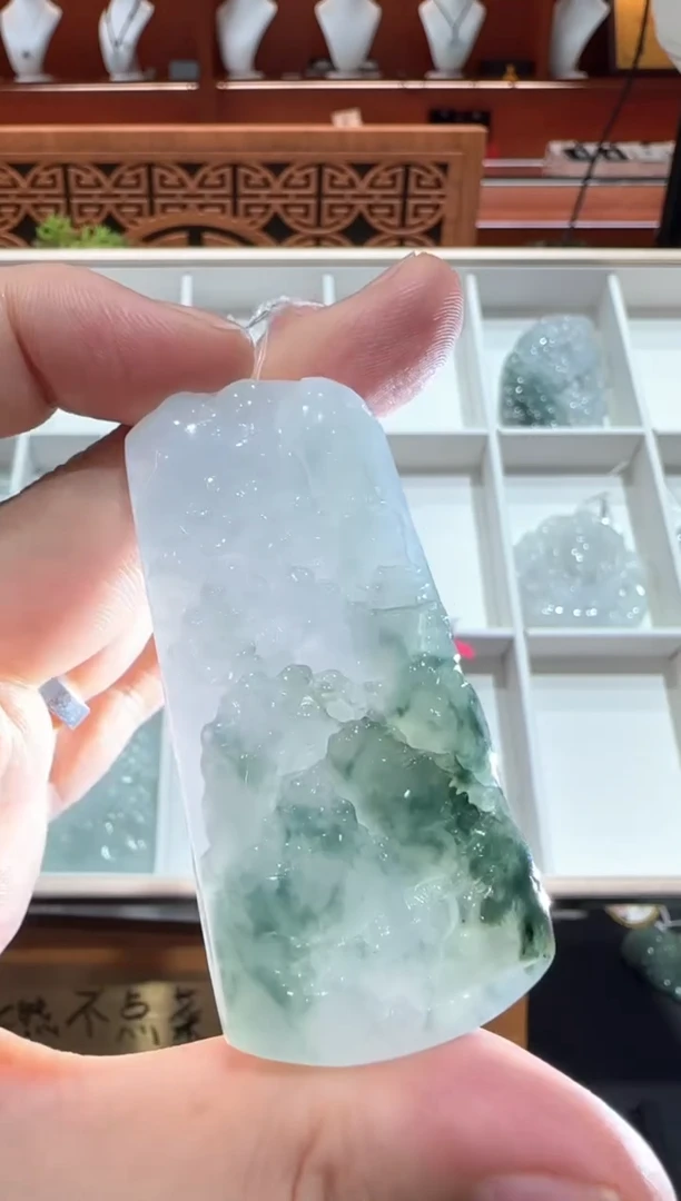 翡翠挂件未镶嵌A货翡翠多样性孤品