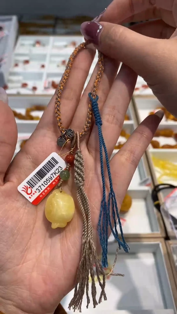 【闪购商品】琥珀颈饰未镶嵌挂件