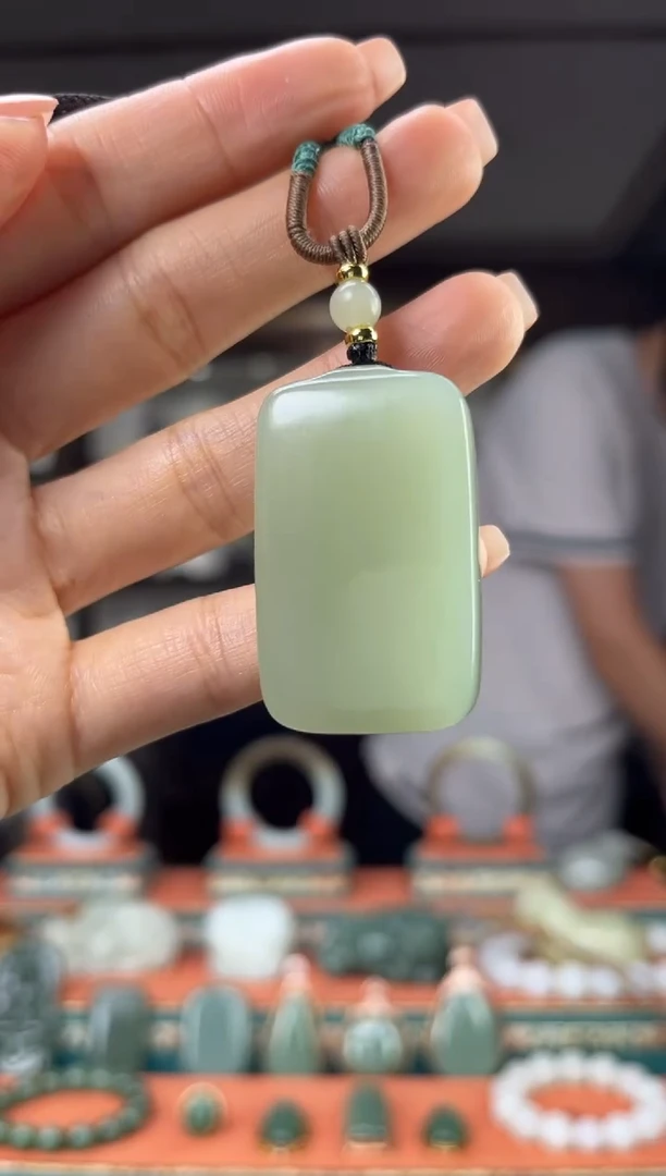 和田玉未镶嵌颈饰佩佩