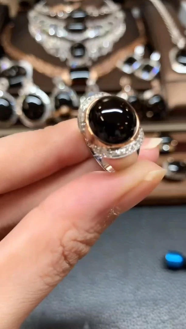 18K金镶嵌戒指翡翠z113不退换