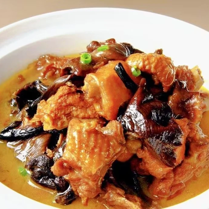 柴鸡炖蘑菇碗肉