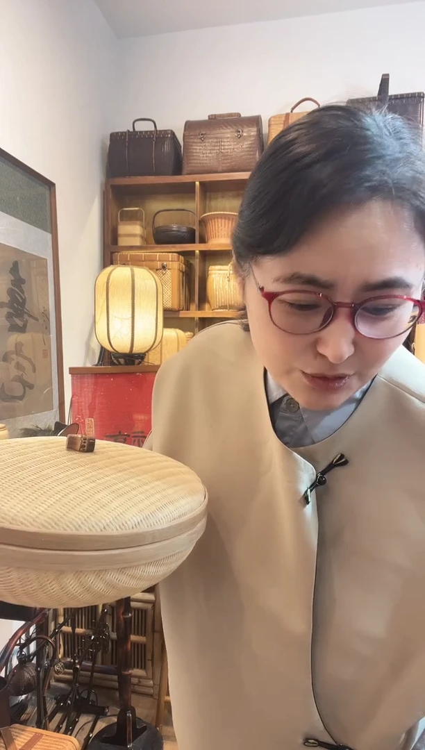 手工竹编带盖收纳筐