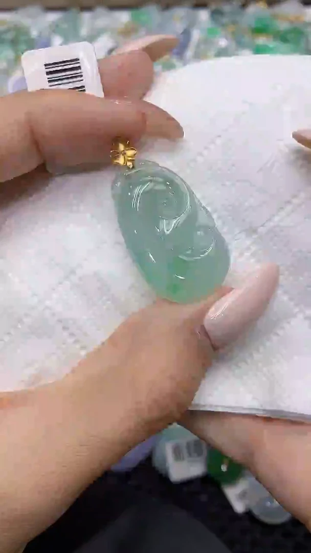 颈饰18K金镶嵌翡翠111111111111