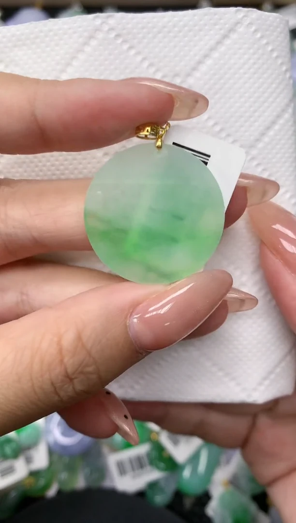 颈饰18K金镶嵌翡翠111111111111