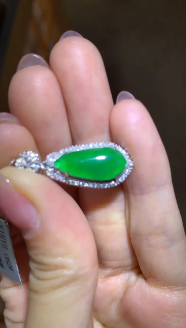 翡翠18K金镶嵌颈饰|不退不换