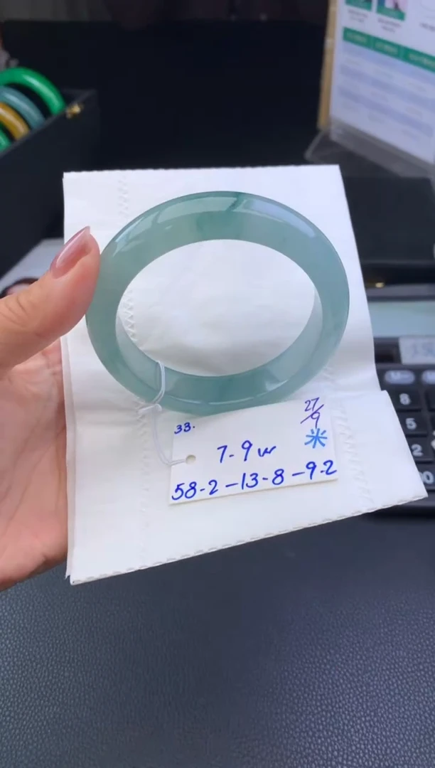 未镶嵌手镯翡翠手镯
