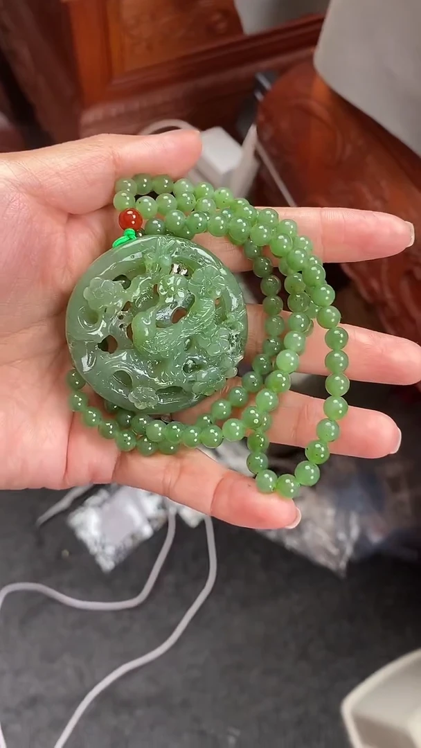 颈饰未镶嵌和田玉（碧玉）和田玉碧玉吊坠含链子