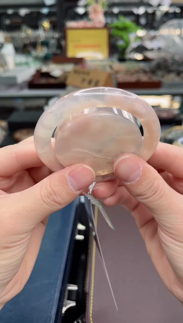 【闪购商品】石英质玉手镯未镶嵌55圈口（赠品镯心）1507645