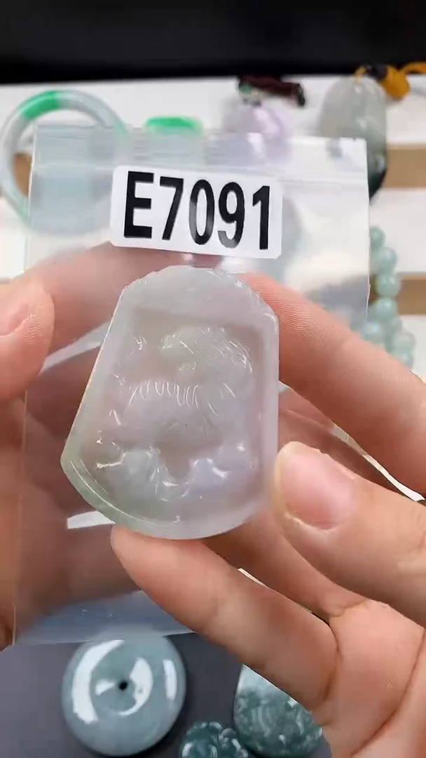 颈饰未镶嵌翡翠天然翡翠吊坠挂件