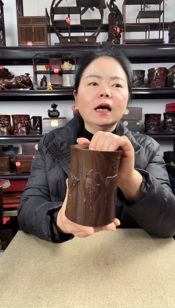 木小牛笔筒老李红木工艺品