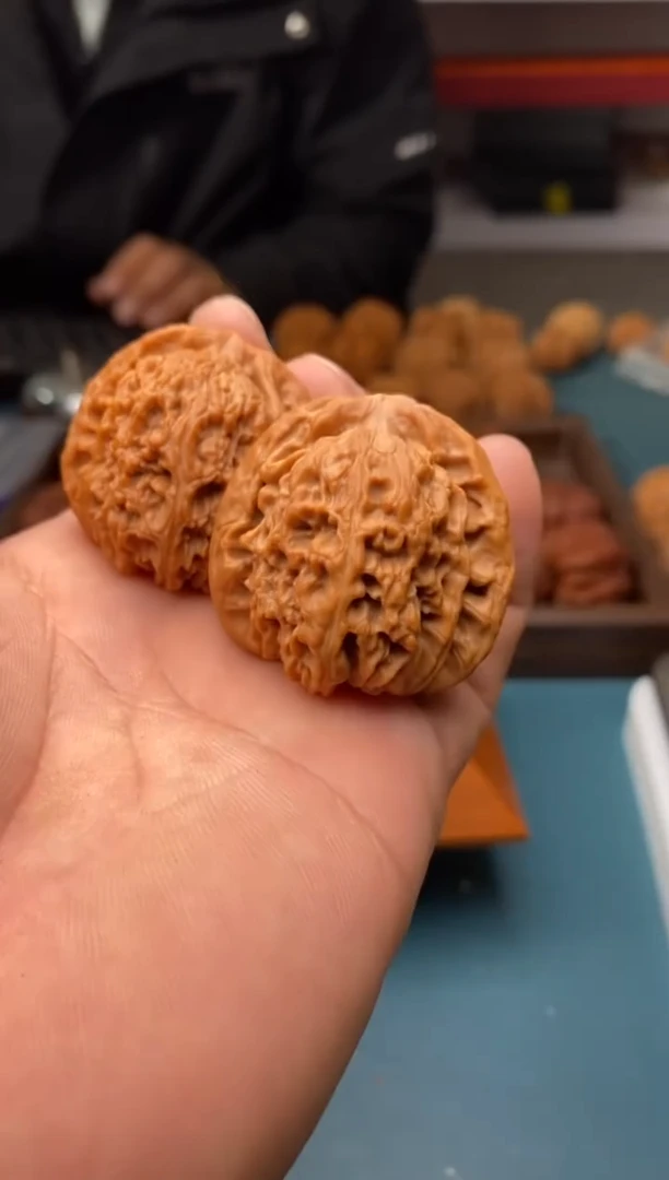 吊坠文玩核桃南疆石a496