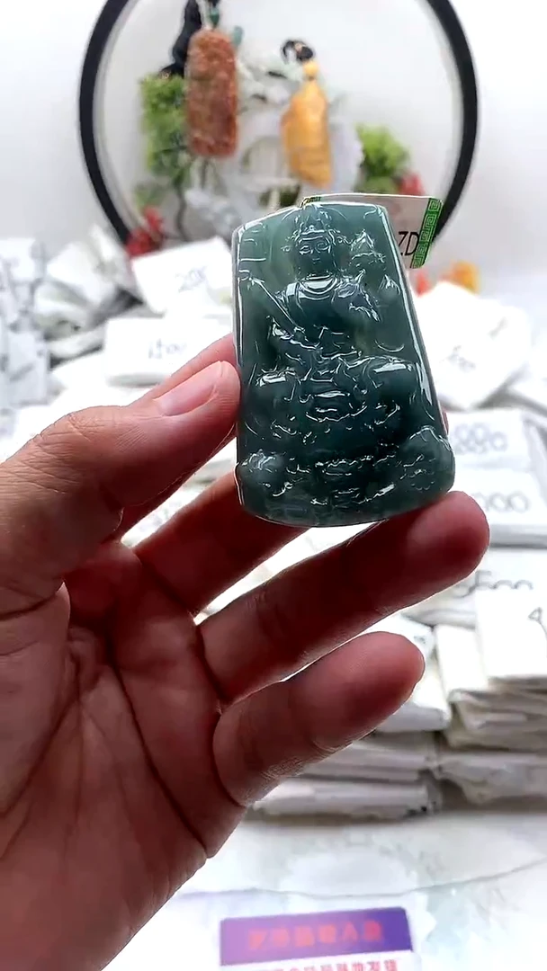 颈饰未镶嵌翡翠虚空藏