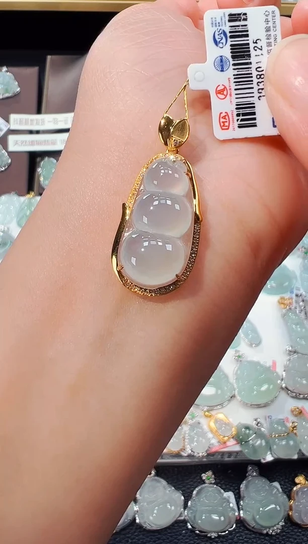 【闪购商品】翡翠吊坠(不含链)18K金镶嵌福豆吊坠1125