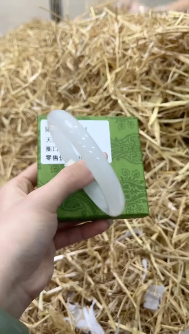 未镶嵌手镯石英质玉BYG011