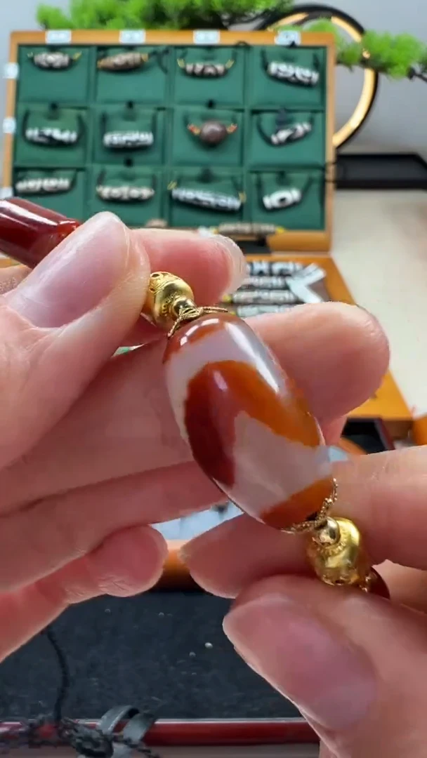 玛瑙/玉髓（覆膜）颈饰未镶嵌36.（微瑕随机发货）