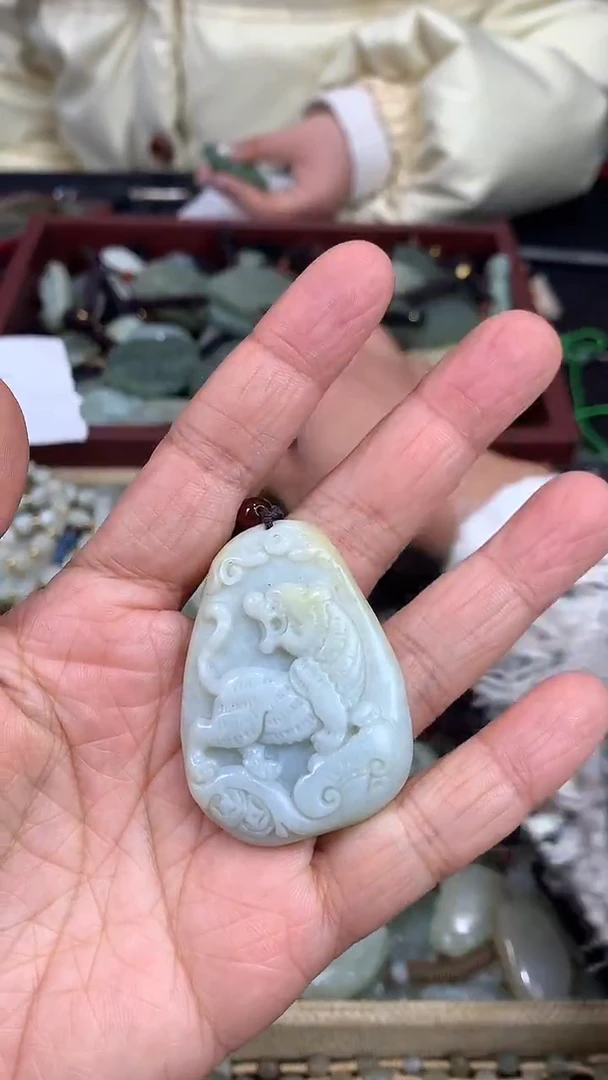 颈饰未镶嵌和田玉（多样性发一件）没有证书有瑕1