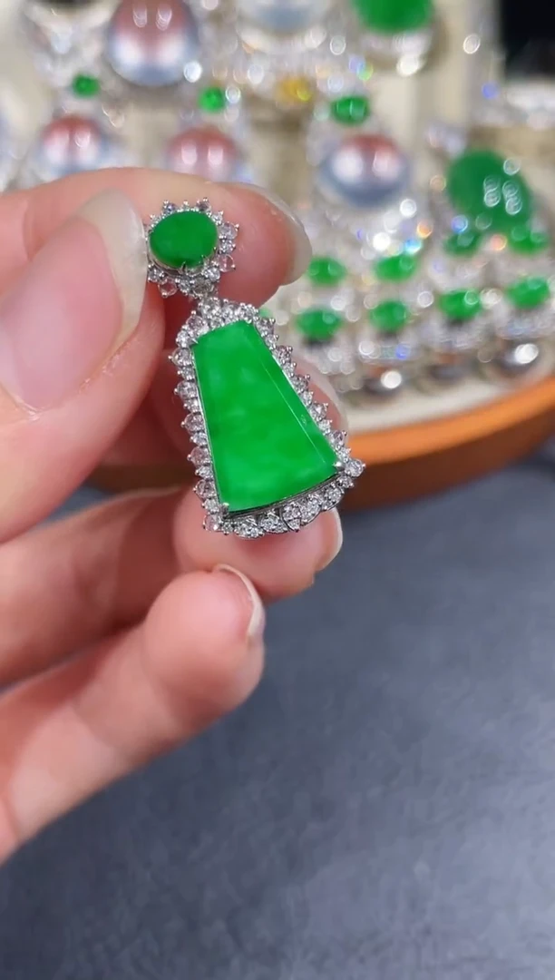 吊坠(不含链)18K金镶嵌翡翠无事牌