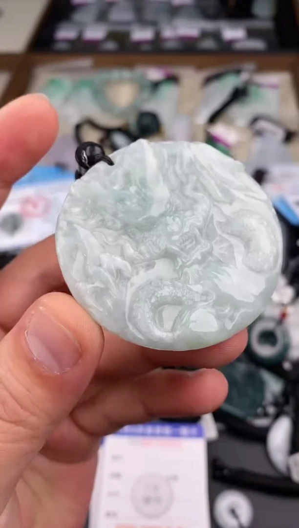 【闪购商品】翡翠颈饰未镶嵌  天然翡翠，一物一图