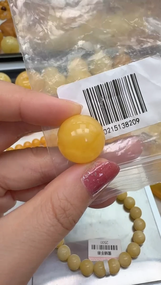 裸石琥珀未镶嵌如图