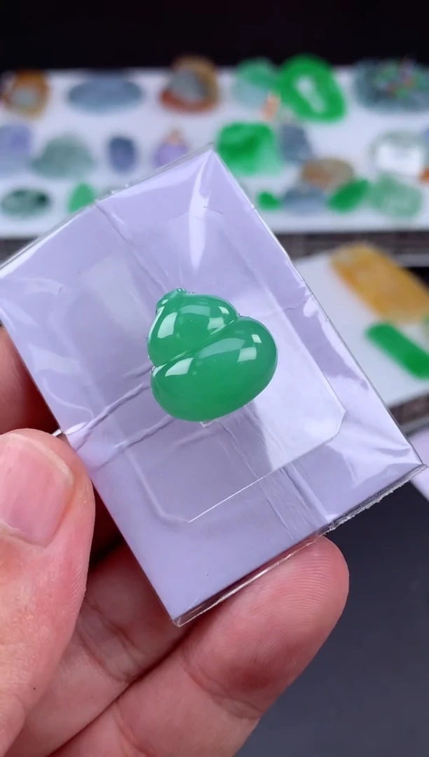 定制翡翠未镶嵌翡翠