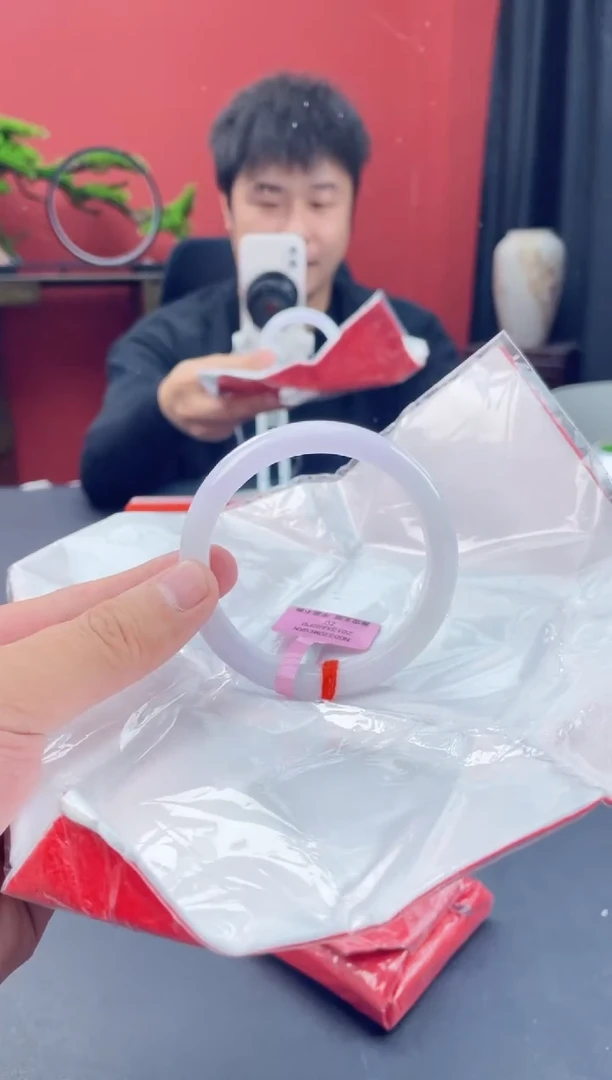 未镶嵌手镯翡翠10