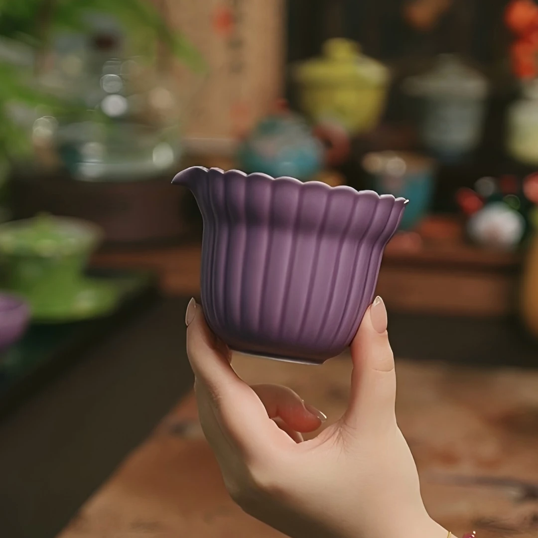 绝绝紫陶瓷茶具菊瓣筋纹花口公道杯