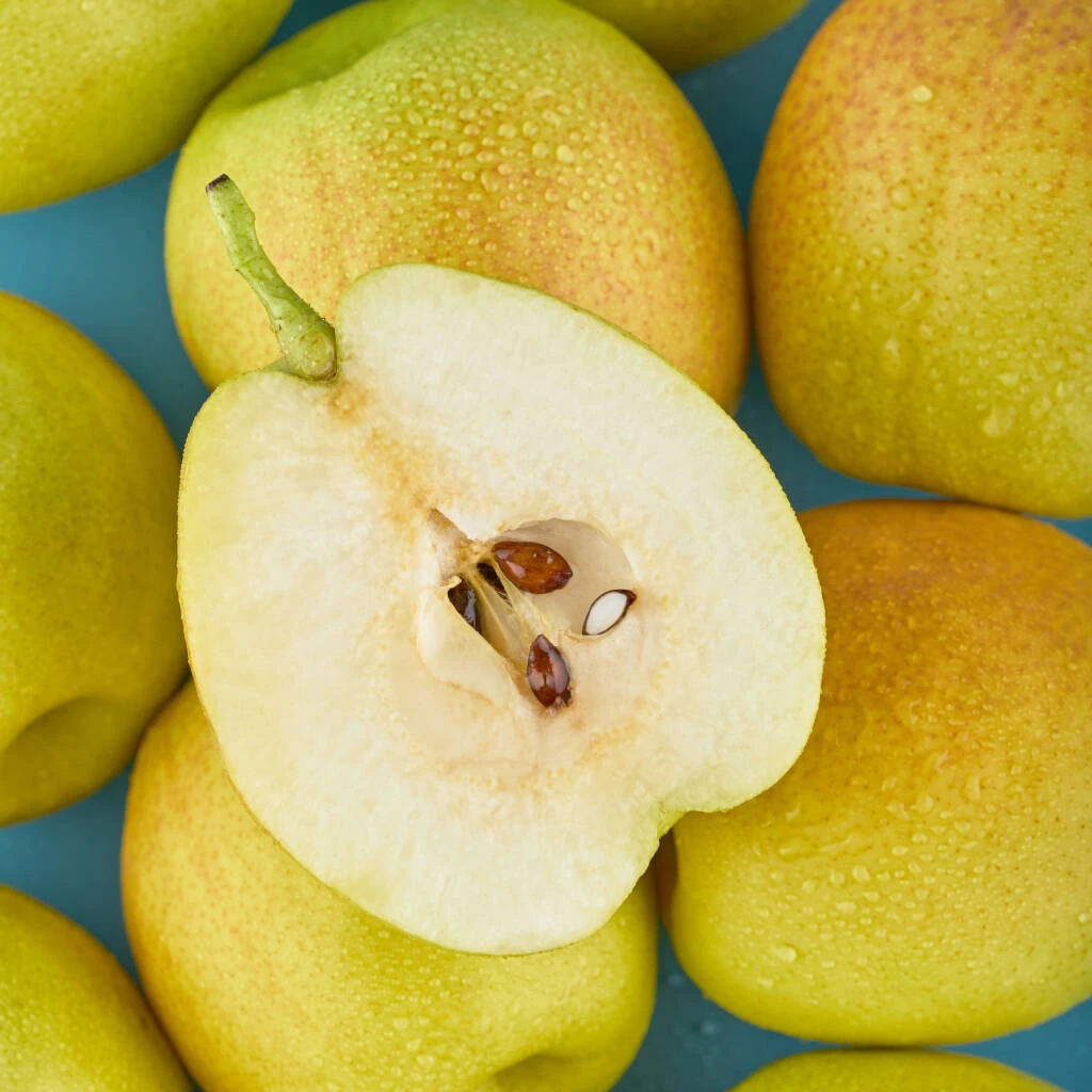 新疆库尔勒香梨新鲜水果薄皮脆甜多汁产地直发