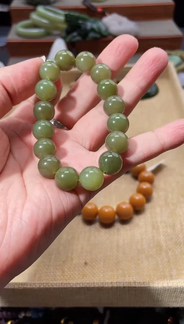 和田玉未镶嵌颈饰拍一发一