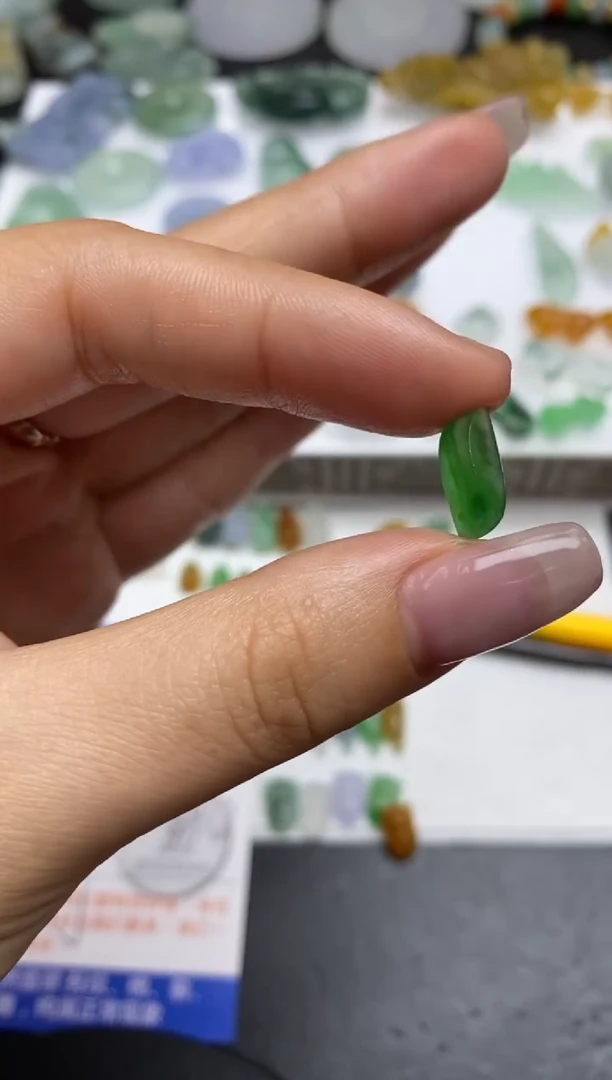 【闪购商品】定制翡翠未镶嵌翡翠毛货~